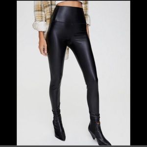 Aritzia Wilfred Free Daria Leggings